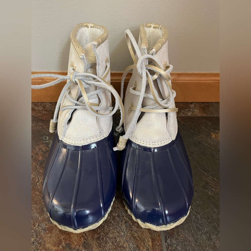 Women’s Jack Rogers Chloe blue & metallic duck waterproof ankle boot. Size 9 - Picture 2 of 14